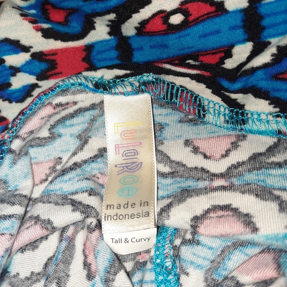 Lularoe T&C (Tall & Curvy) leggings - Picture 3 of 3